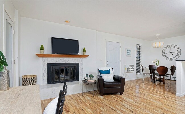 Foto del edificio - Effortless Style at Kalmia: Updated 2-Bed 2-Bath Condo with Premium Amenities