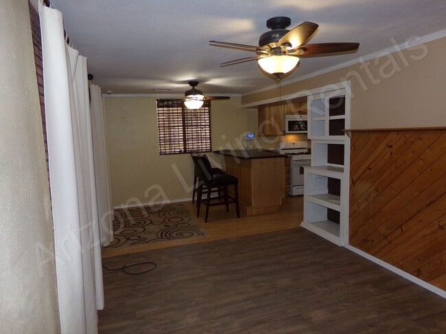 Foto del edificio - ADORABLE 2 BEDROOM 1 BATHROOM HOME