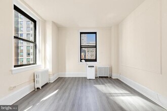 Building Photo - 1324 Locust St
