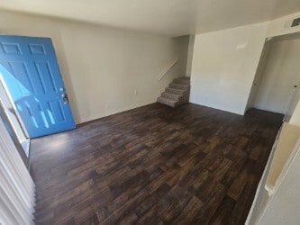 Building Photo - 504 Jeanell Dr