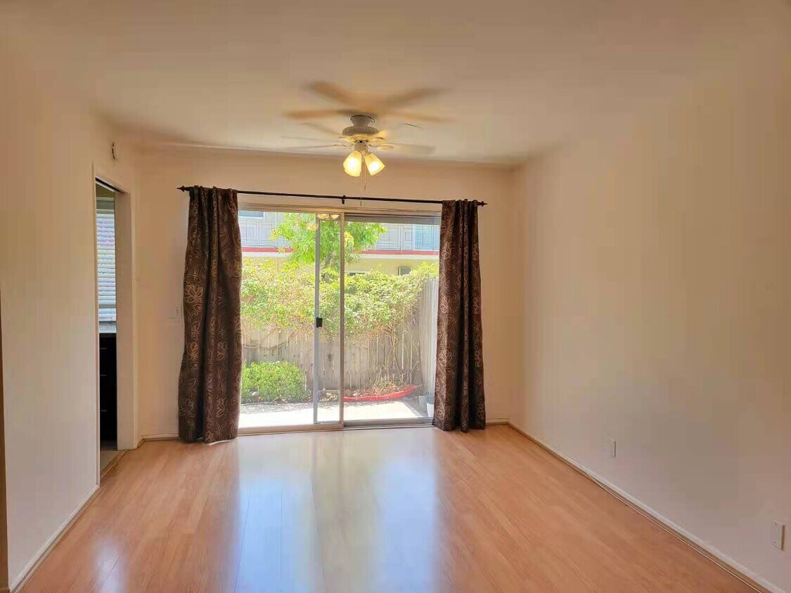 Foto principal - 930 Fairview Ave