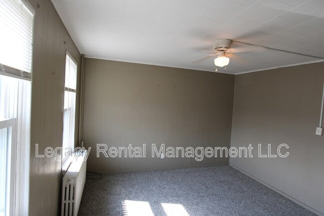 Building Photo - 426 1/2 South Poplar Street - 4