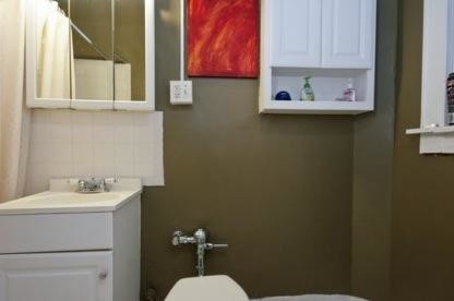 Foto del edificio - 3616 N Pine Grove Ave