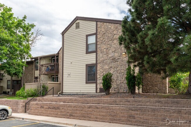 Building Photo - 7880 W 87th Dr Unit A