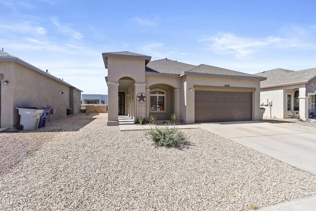 Building Photo - 14828 Tierra Escape Ave