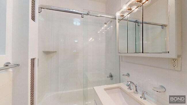 Foto del edificio - 206 W 104th St