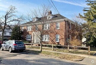 Building Photo - 175 Putnam St