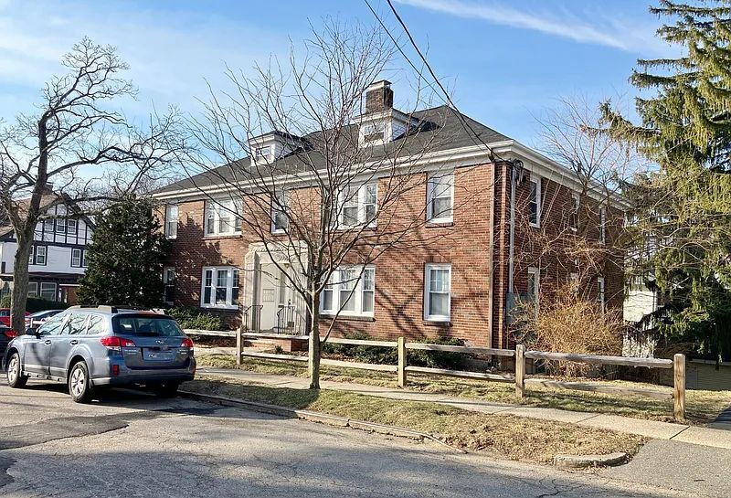 Primary Photo - Great location, close to Quincy Center!