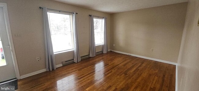 Building Photo - 137 Little River Dr