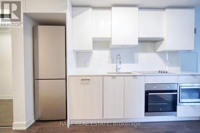 Building Photo - 195 Redpath Ave