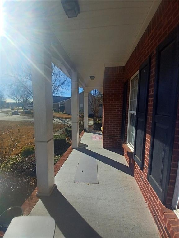 Building Photo - 621 Waterstone Dr SW