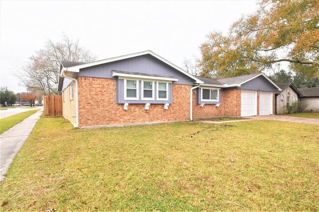 Building Photo - 530 Cambridge Village Dr