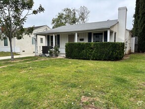 Building Photo - 14217 Riverside Dr