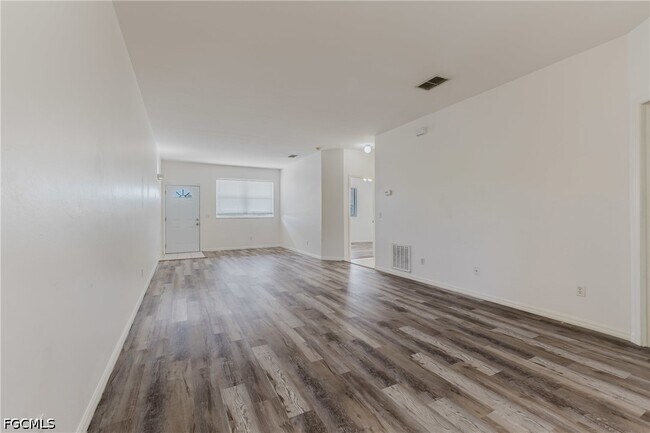 Building Photo - 5612 Rose Garden Rd