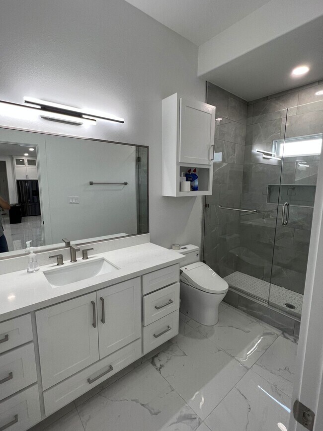 Foto del edificio - 154 Oleander Dr