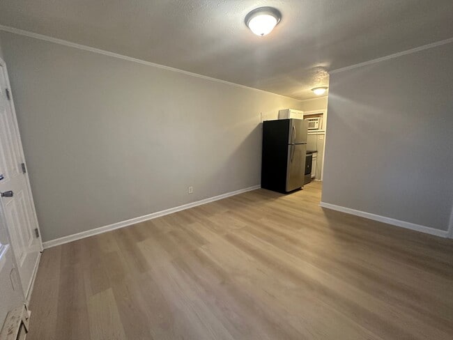 Building Photo - 305 Bonnie St. ~ Bonnie Doone