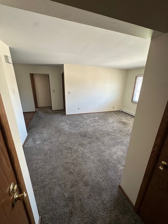 Building Photo - Madera Manor