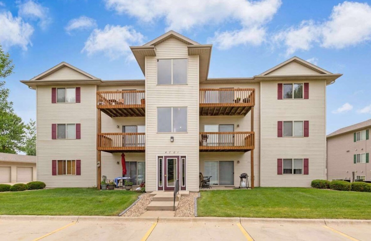4701 Chadwick Rd, Cedar Falls, IA 50613 Condo for Rent in Cedar Falls