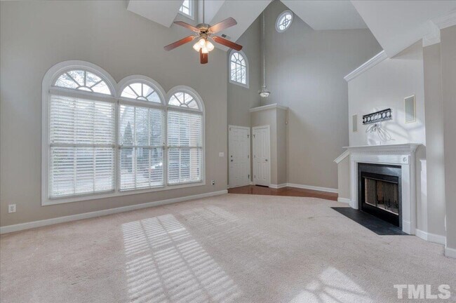 Foto del edificio - 1644 Legendary Ln