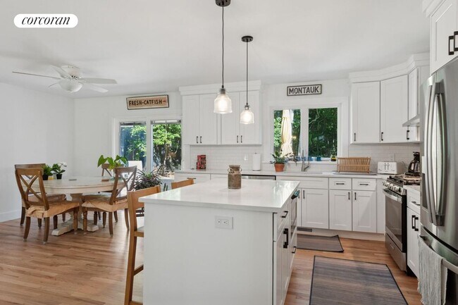 Foto del edificio - 27 Water Hole Rd