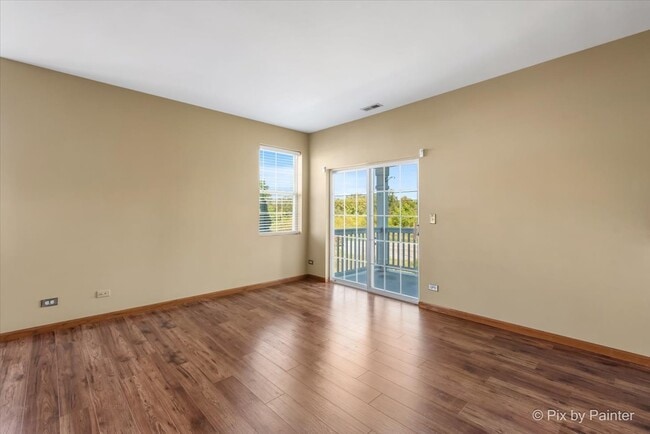 Building Photo - 2215 Aurora Dr