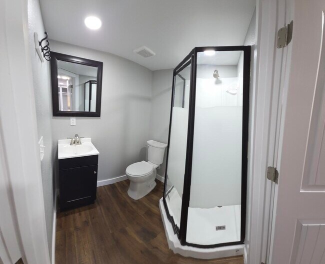 Foto del edificio - 1120 Rigsby Ave