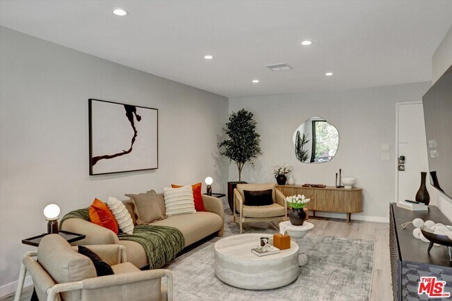 Foto del edificio - 7300 Franklin Ave