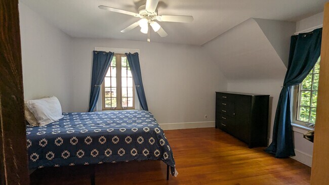 Building Photo - 78 Roe Ave