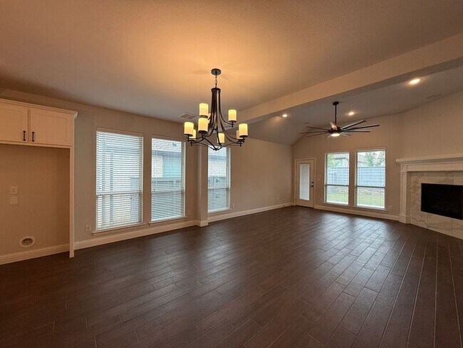 Foto del edificio - 528 Evergreen Rd
