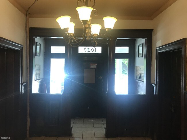 Foto del edificio - 1627 N Talbott St