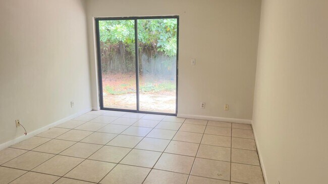 Foto del edificio - 1119 Goldenrod Rd