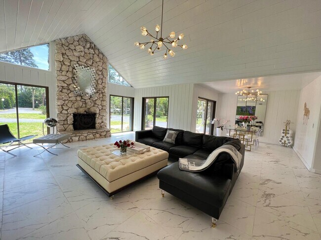 Building Photo - 583 Rambling Drive Cir