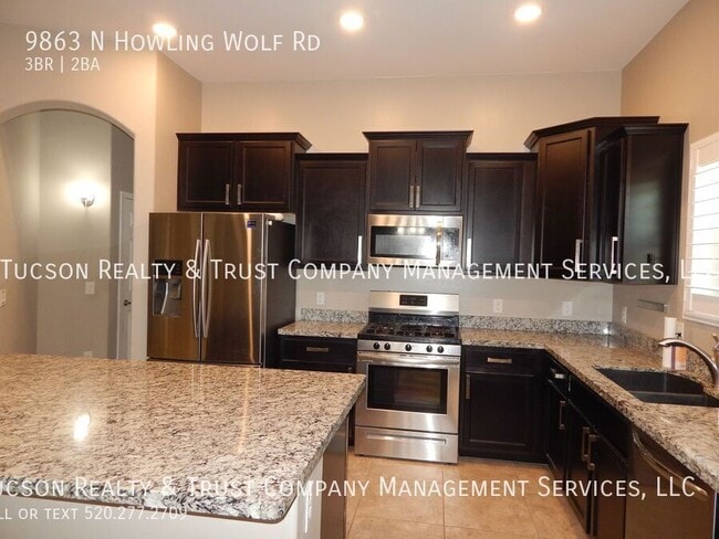 Foto del edificio - 9863 N Howling Wolf Rd