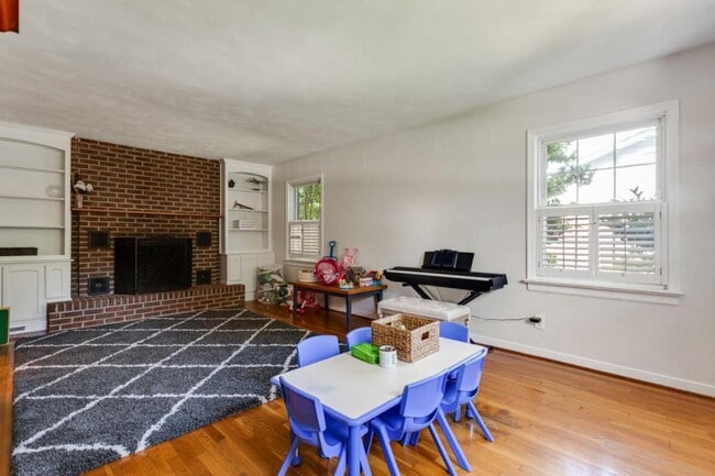 Building Photo - 612 Berkley Pl