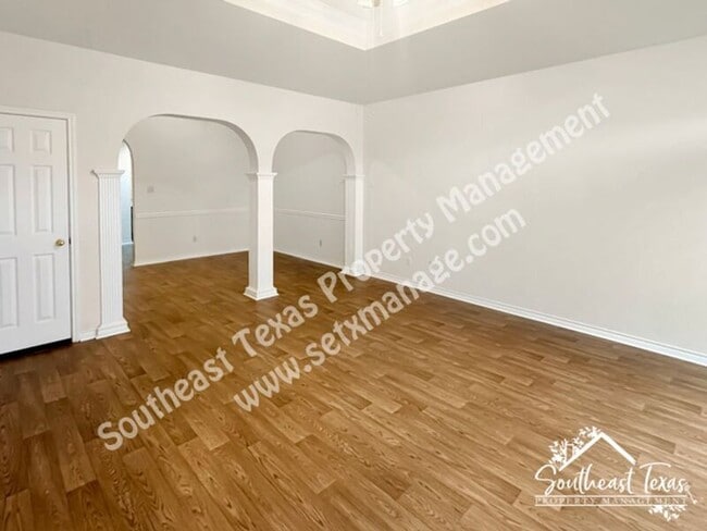 Building Photo - 30 Stephens Ln