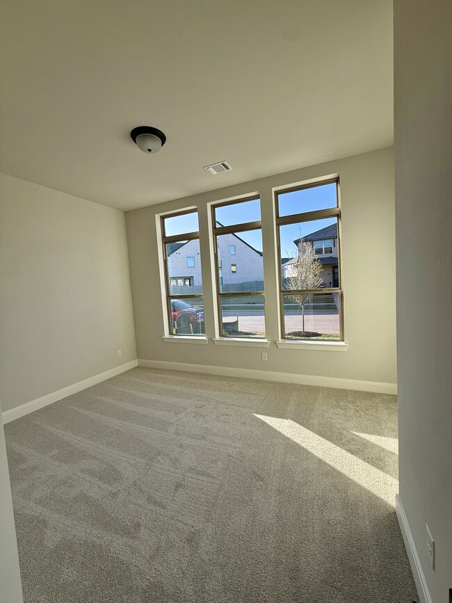 Foto del edificio - 1502 Roundup Way