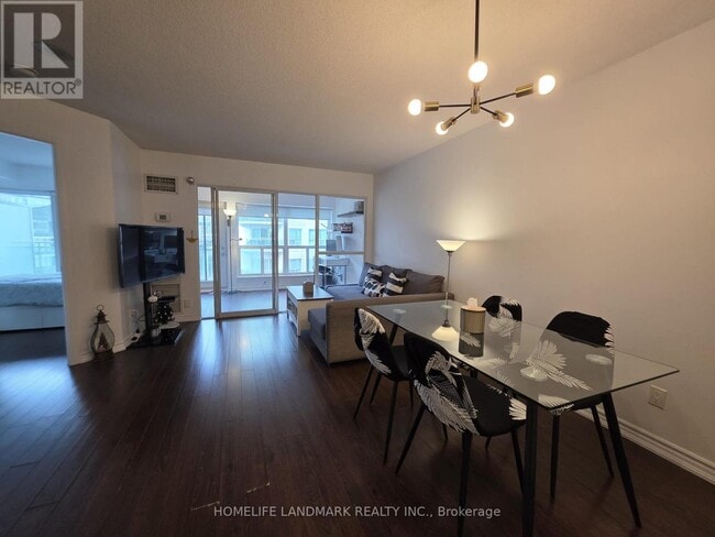 Building Photo - 600 Queens Quay W