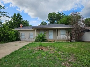 Building Photo - 1621 E Park Blvd