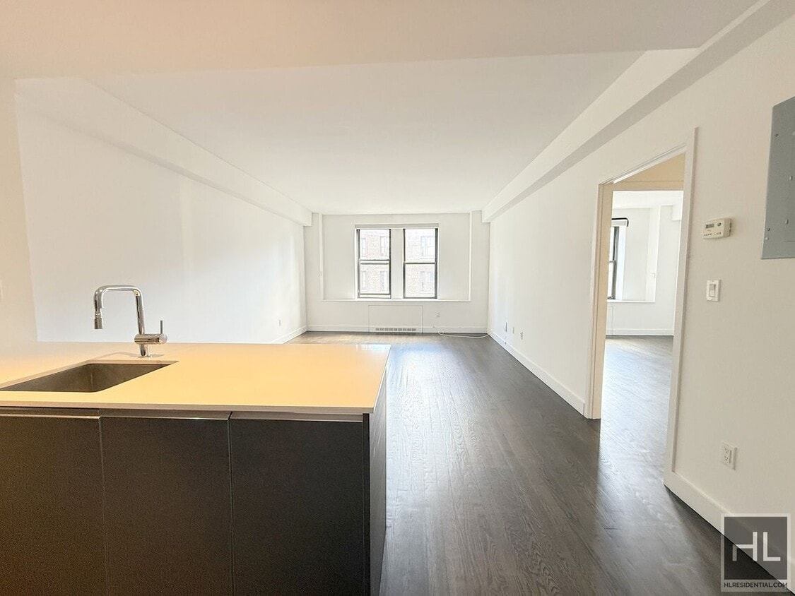 Foto principal - Large king size 1 bed 1 bath with washer a...