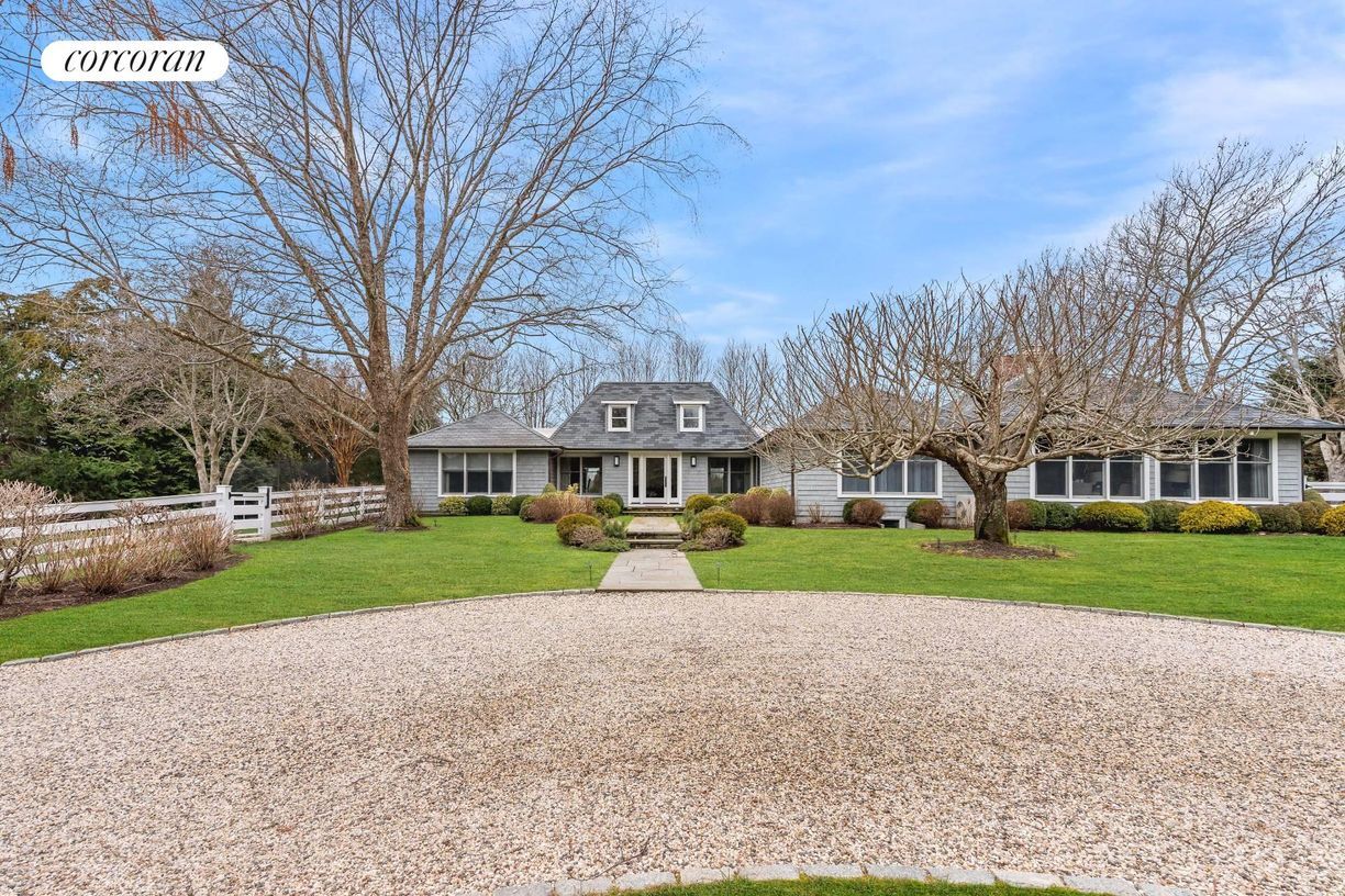 Primary Photo - 16 Roberts Ln