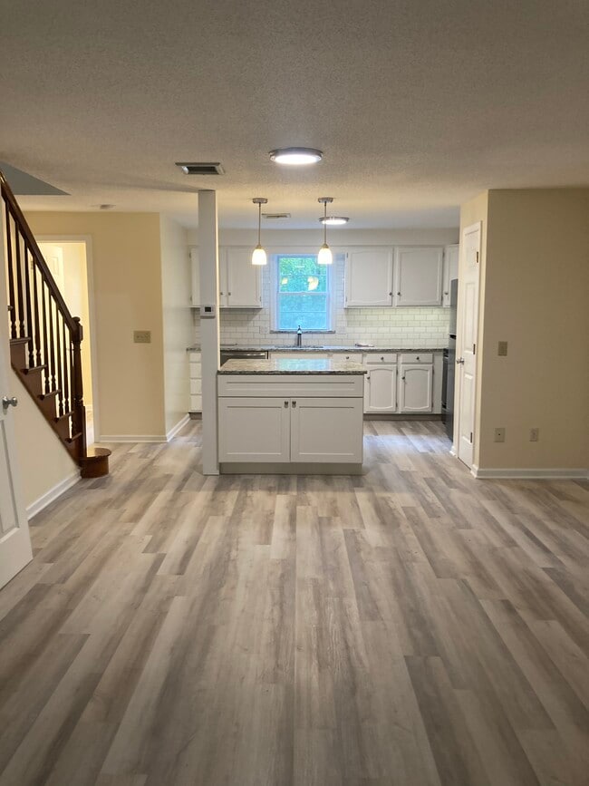 30 Mansfield Dr, Northford, CT 06472 Townhome Rentals in Northford CT