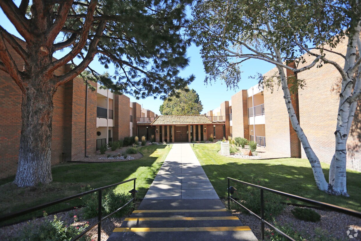Executive West Senior Community Apartments in Albuquerque, NM