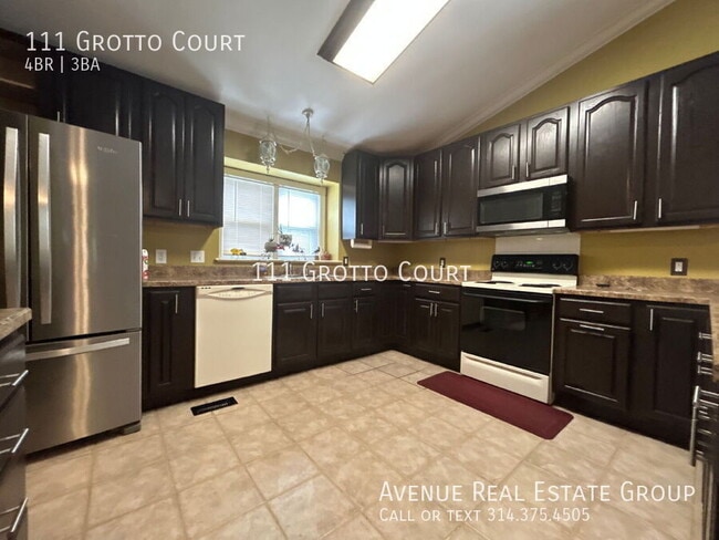 Building Photo - 111 Grotto Ct