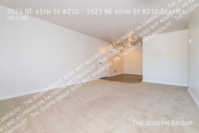 Foto del edificio - 3923 NE 45th St