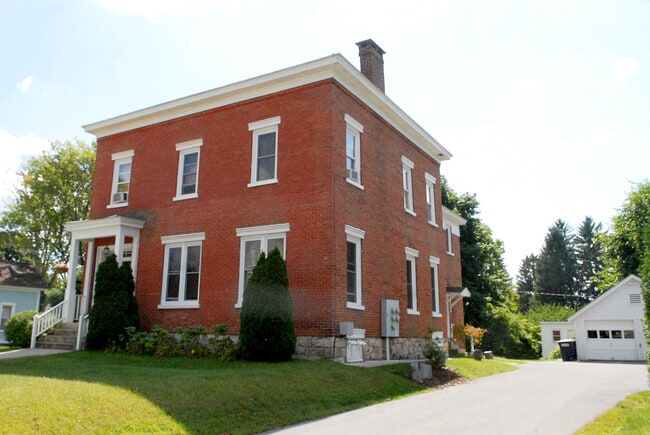 Building Photo - 208 Grand Ave