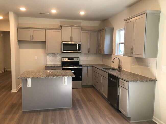 Building Photo - 2828 Campanella Dr