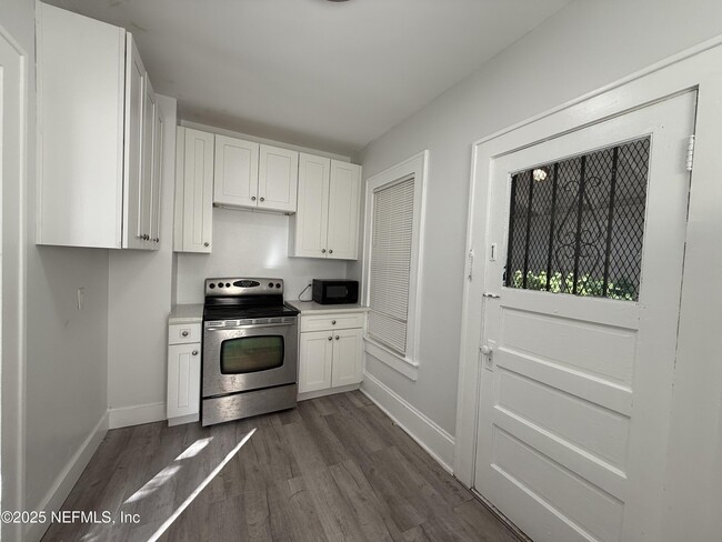 Foto del edificio - 1268 Kennard St
