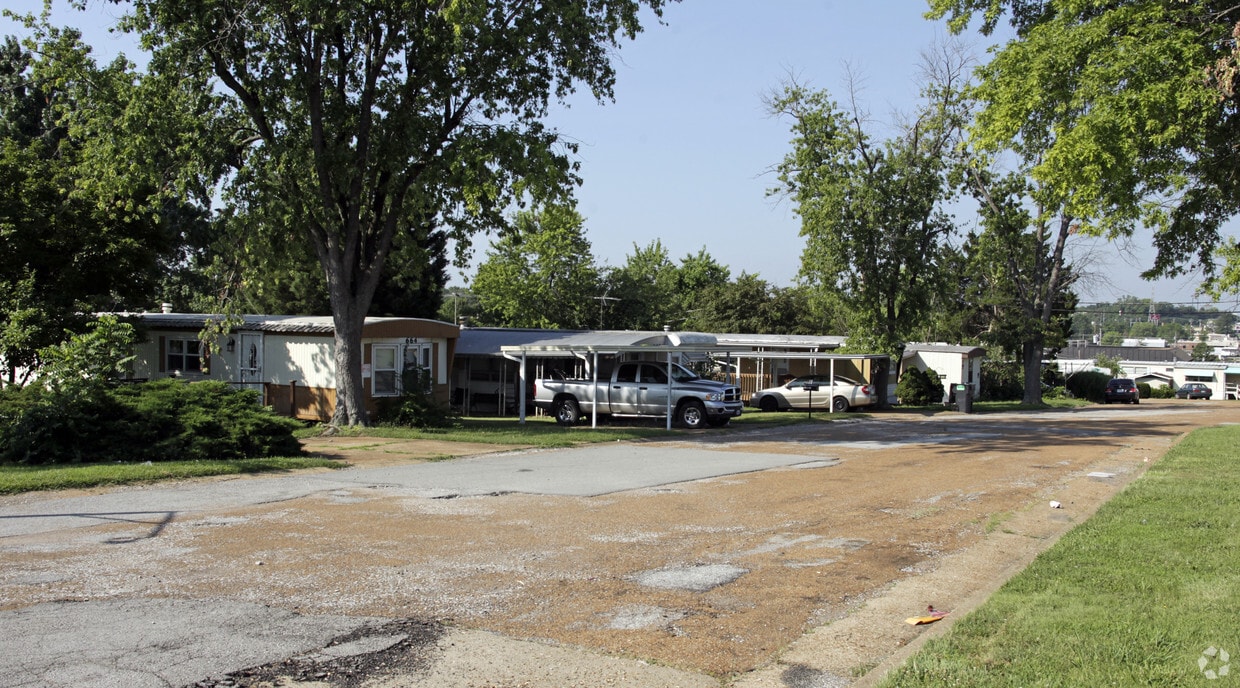 The Coach Mobile Home Park Apartments in Arnold, MO