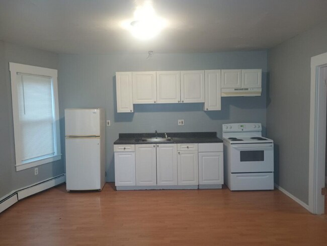 Building Photo - 102 1st Ave