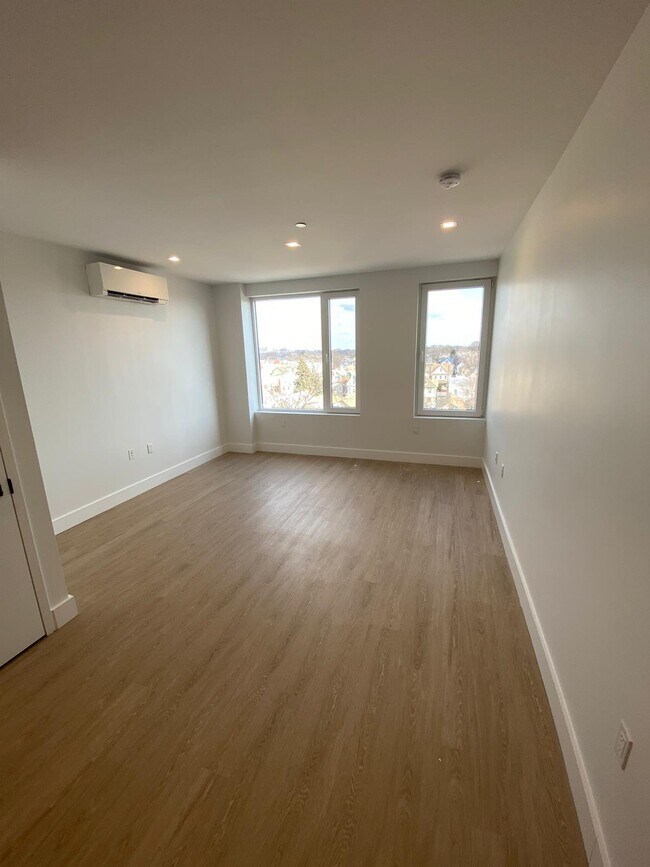 Building Photo - 2511 Bedford Ave